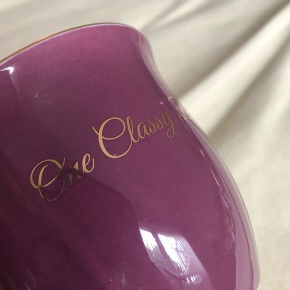 UO classy teacup “one classy babe” - Picture 3 of 7